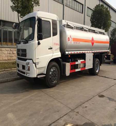 哪些特殊車輛需要用聚脲做防腐蝕處理(圖1) 油罐特殊車輛聚脲做防腐蝕處理案例