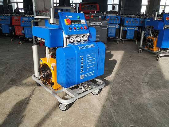 濟(jì)南聚脲噴涂機(jī)(圖2) 液壓型H5600濟(jì)南聚脲噴涂機(jī)