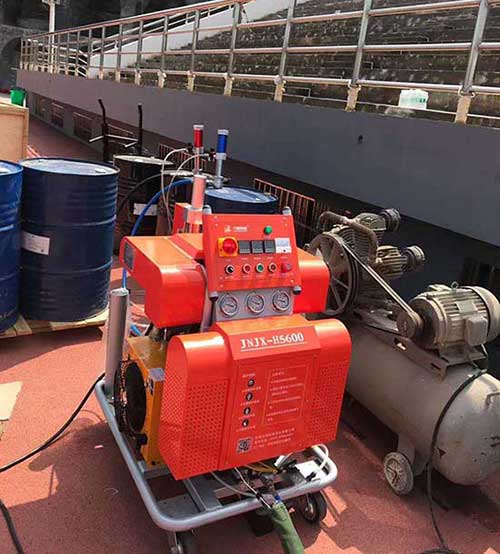 聚脲噴涂汽車底盤 聚脲噴涂設(shè)備(圖2) H5600聚脲噴涂機設(shè)備